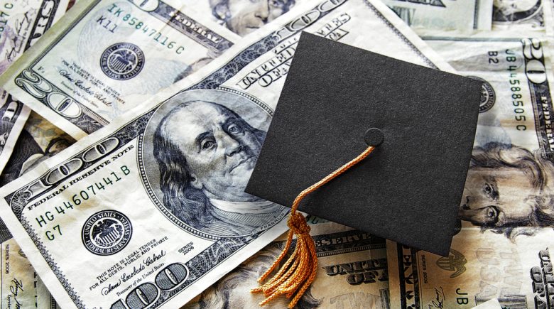 Student loans tips (Shutterstock)